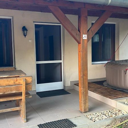 Flora Apartmanok Kehidakustány Esterno foto