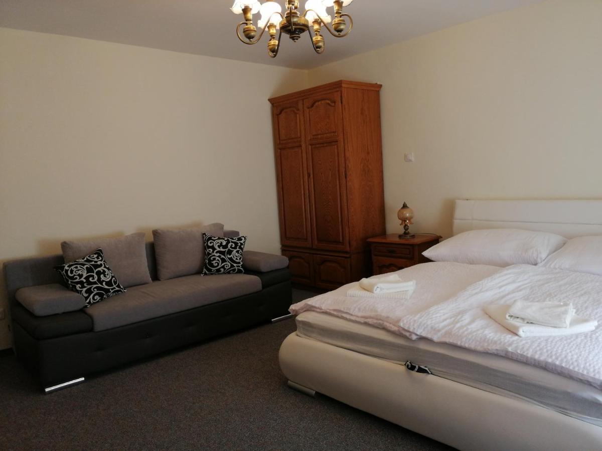Flora Apartmanok Kehidakustány Esterno foto