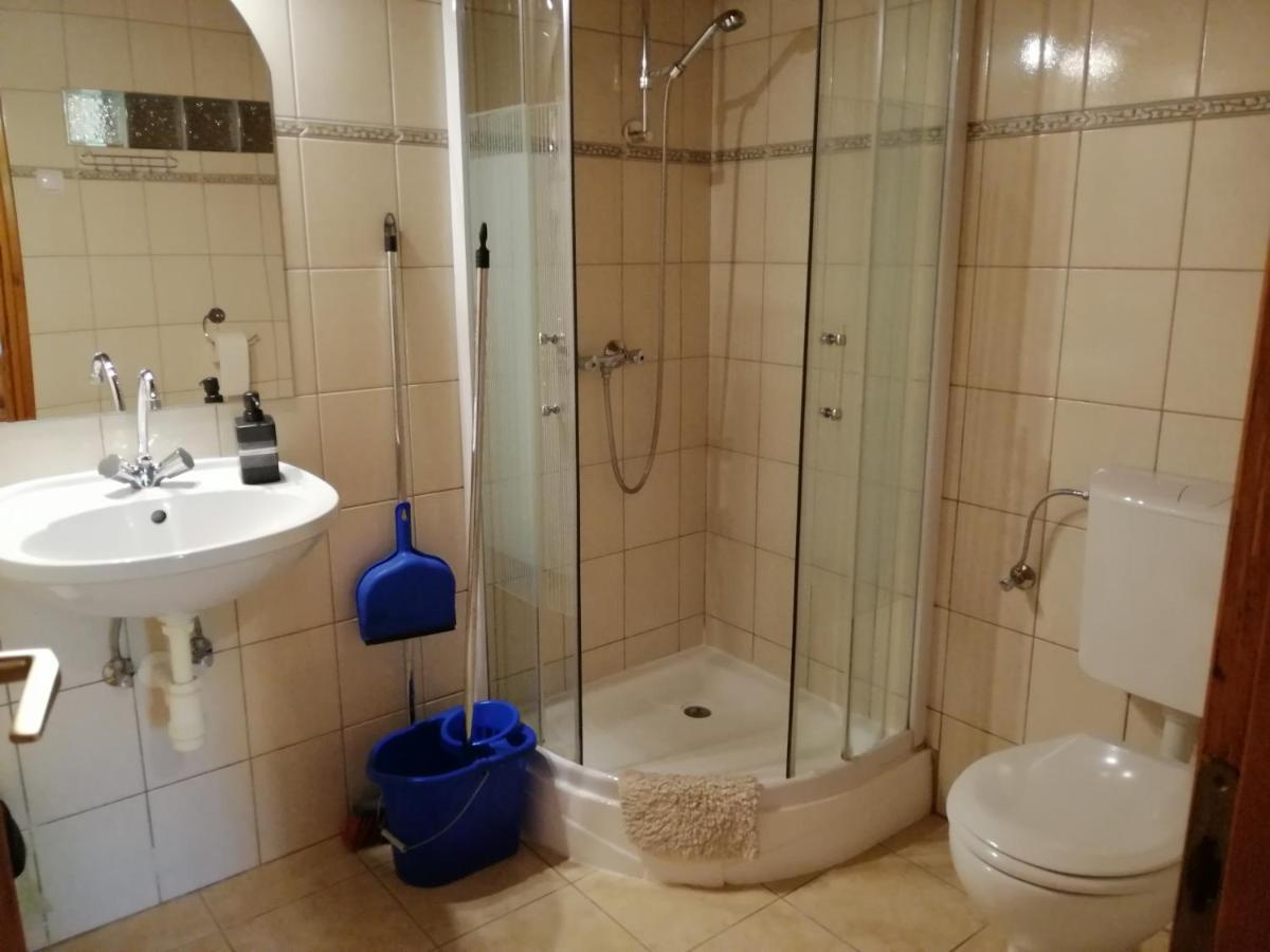 Flora Apartmanok Kehidakustány Esterno foto