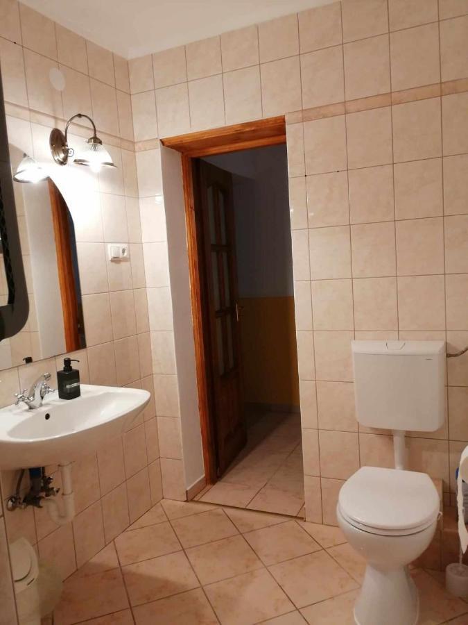 Flora Apartmanok Kehidakustány Esterno foto