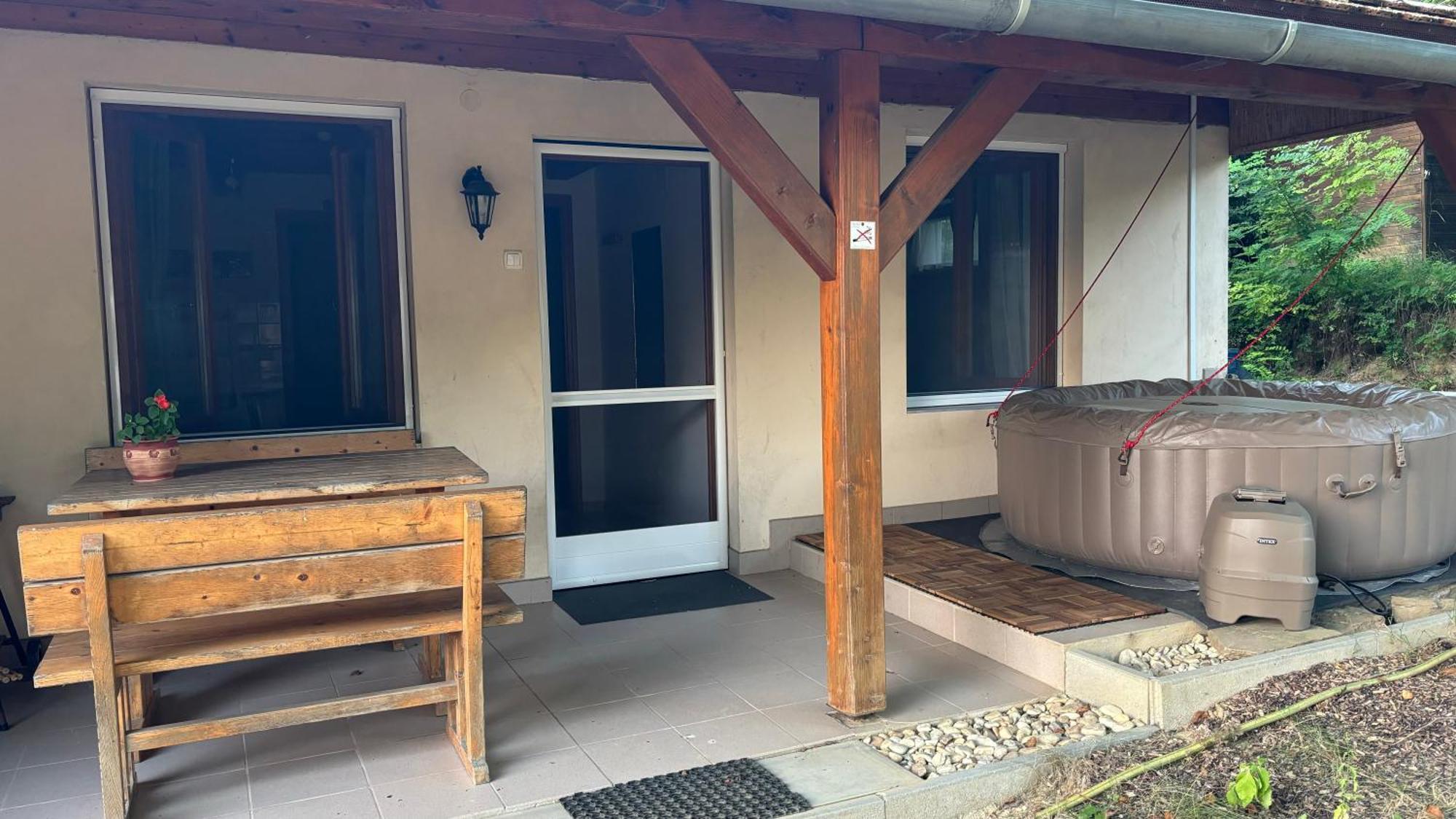 Flora Apartmanok Kehidakustány Esterno foto